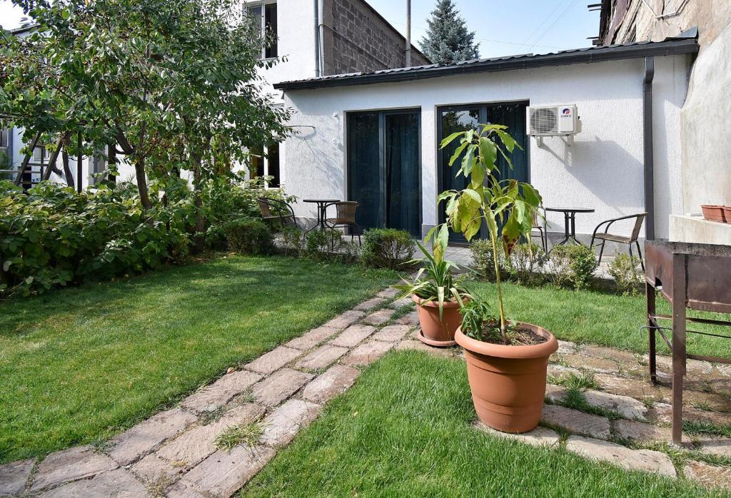 The-Nut-Guest-House-14